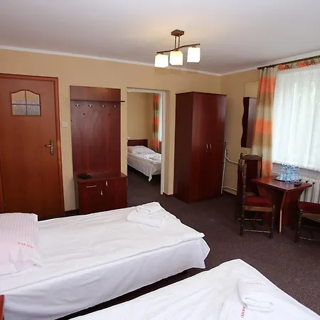 Kakadu Hotel 2*