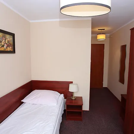 Kakadu Hotel 2*