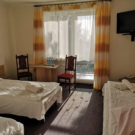 Kakadu Hotel 2*